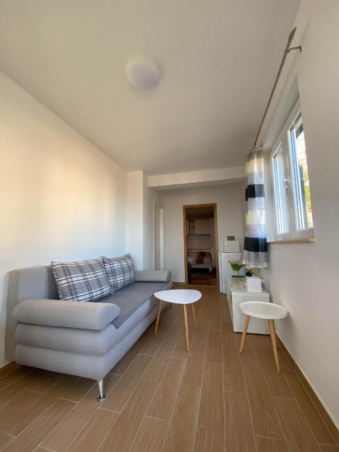 Готель Apartman Ivan Макарська Екстер'єр фото