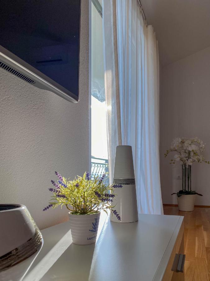 Готель Apartman Ivan Макарська Екстер'єр фото