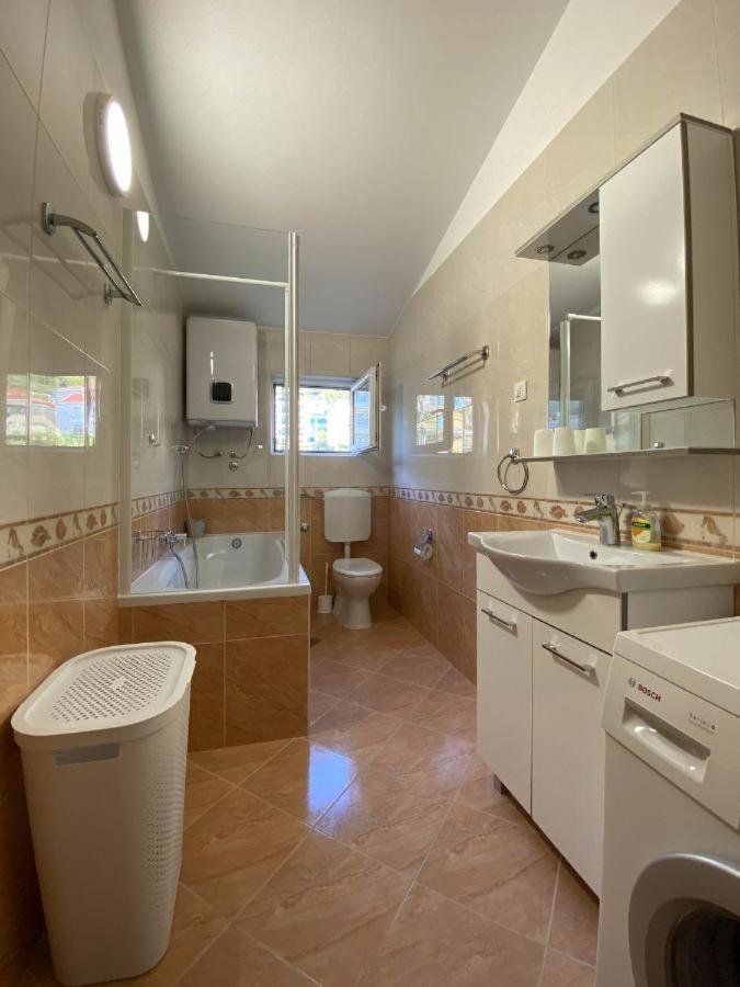 Готель Apartman Ivan Макарська Екстер'єр фото