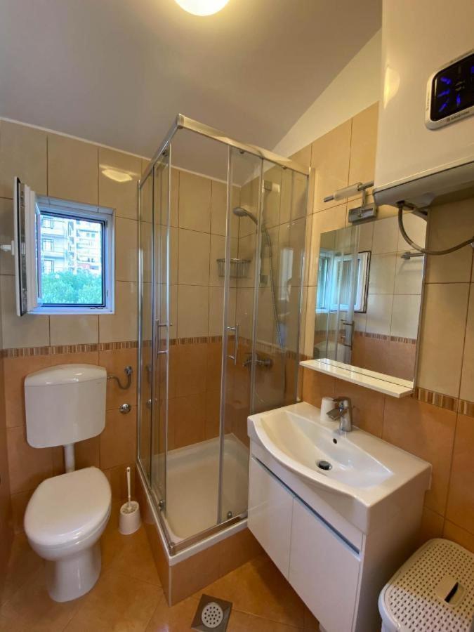 Готель Apartman Ivan Макарська Екстер'єр фото